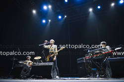Foto concerto live DIMARTINO 
Roma Incontra il Mondo 
Laghetto di Villa Ada 
Roma gg mese 2015
