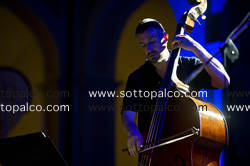 Foto concerto live SCOTT MATTHEWS 
e Jon Thorne 
Palazzo del Michelerio 
Fuori Luogo Festival 2015 
Asti 23 Luglio 2015