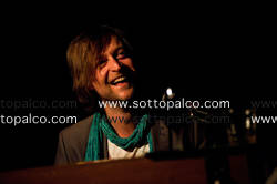 Foto concerto live DENTE 
Karemaski 
Arezzo 19 novembre 2011
