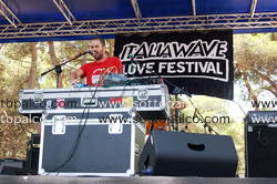 Foto concerto live IOSONOUNCANE 
ITALIAWAVE Love Festival 2011 
WAKE UP STAGE 
15 luglio 2011 
Lecce